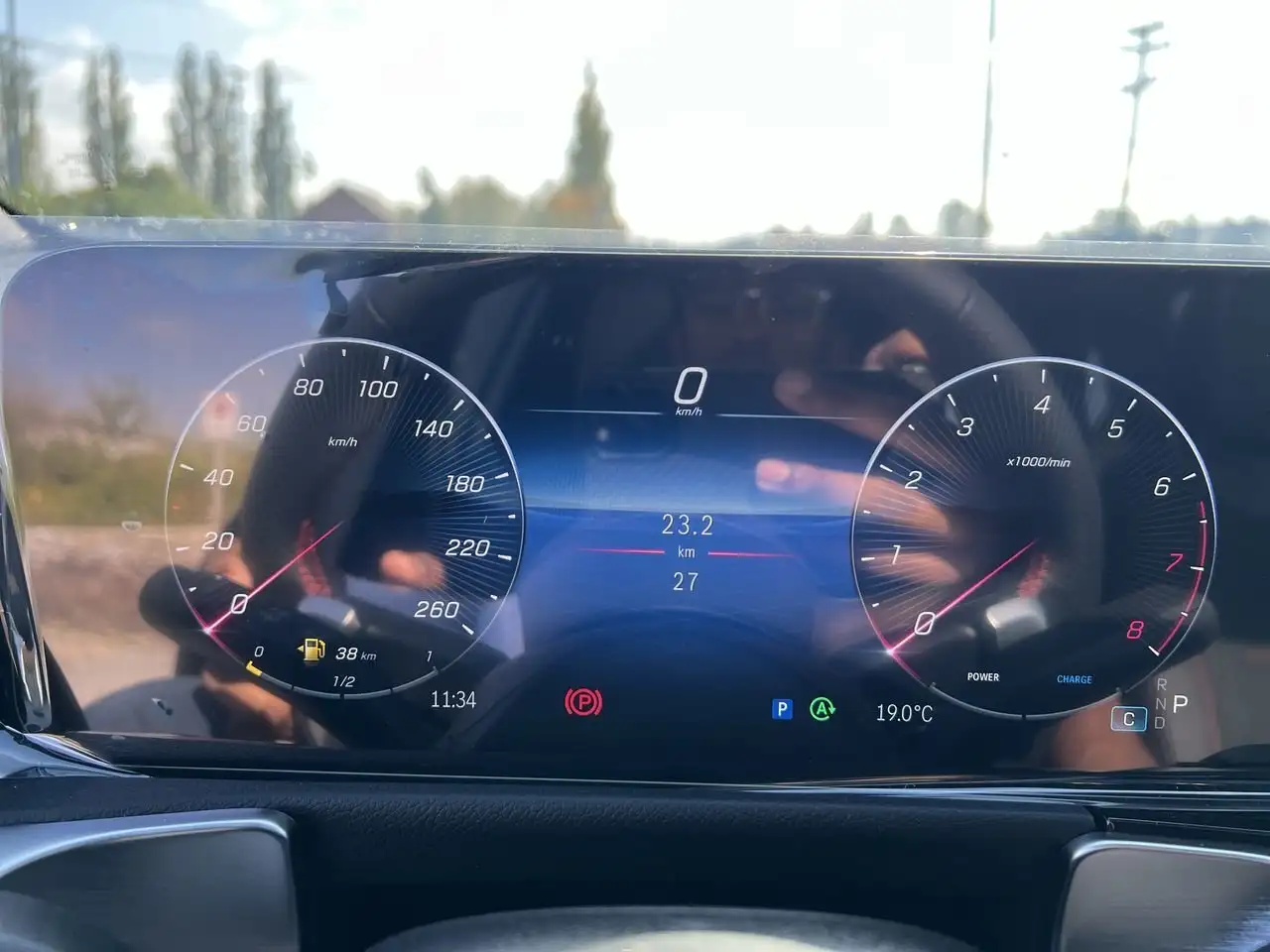 Mercedes-Benz GLB снимка Mercedes-Benz GLB