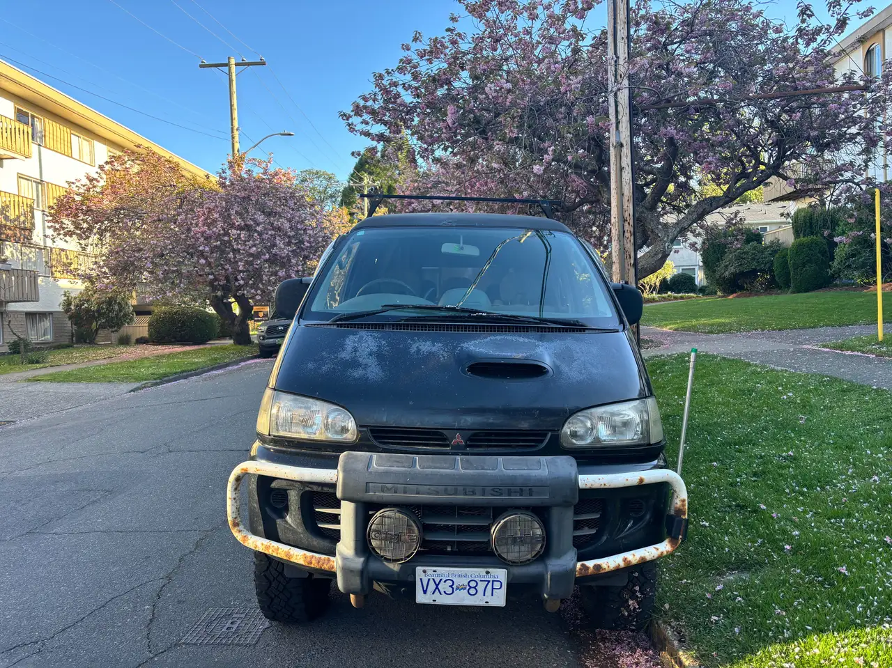 Mitsubishi Delica photo Mitsubishi Delica