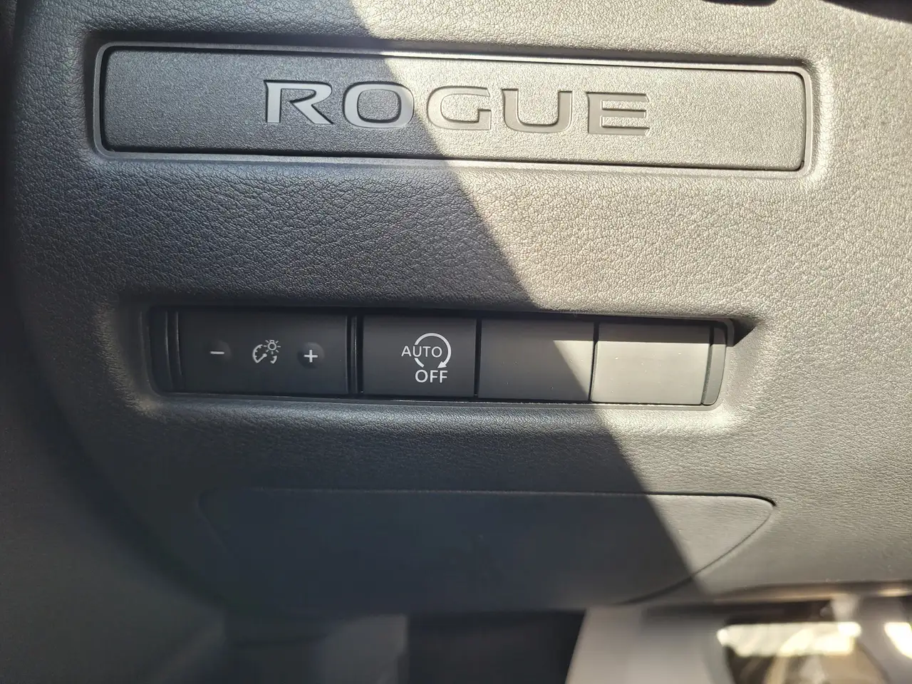 Nissan Rogue fotografie Nissan Rogue