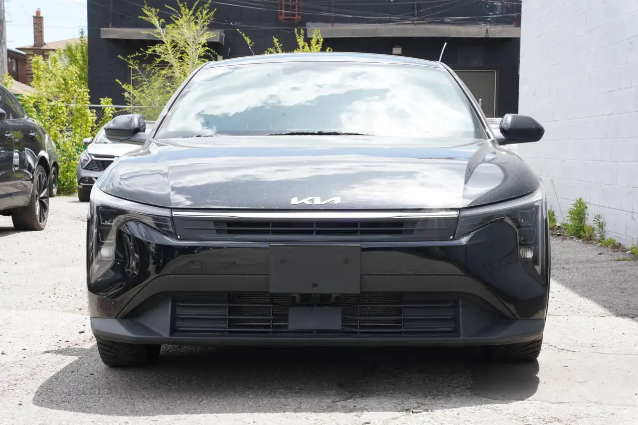 Kia K4 снимка Kia K4