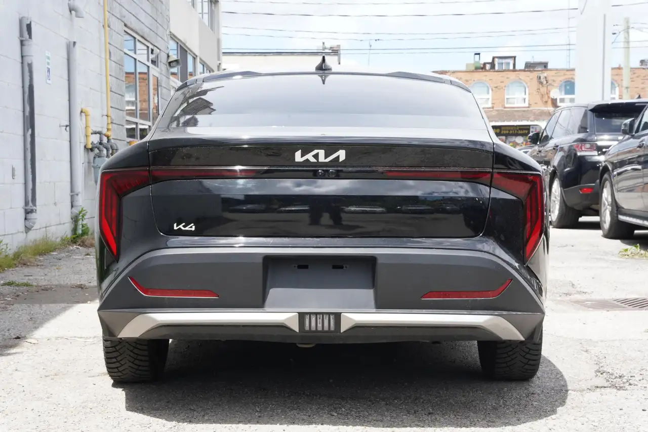 Kia K4 снимка Kia K4