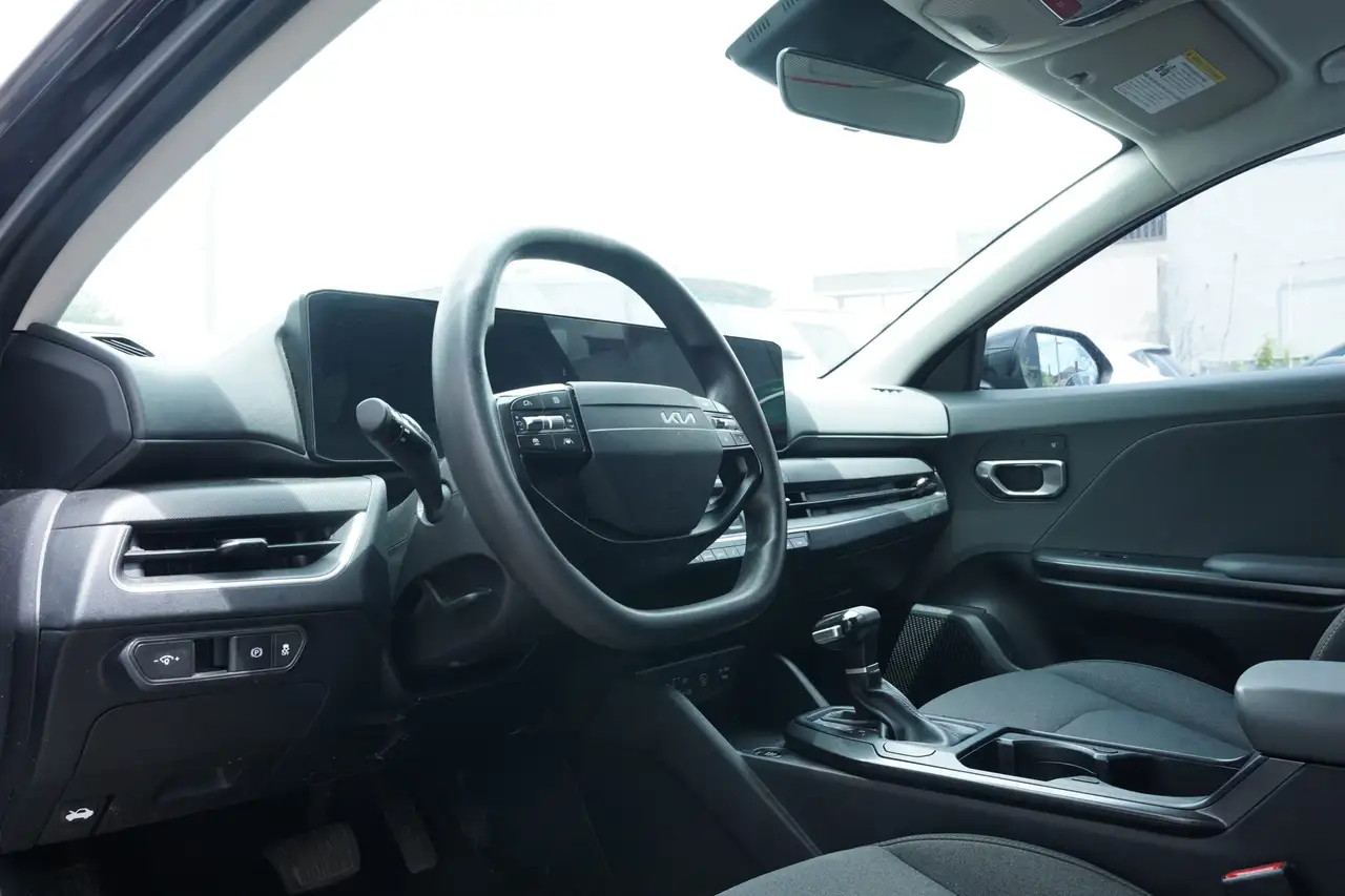 Kia K4 снимка Kia K4