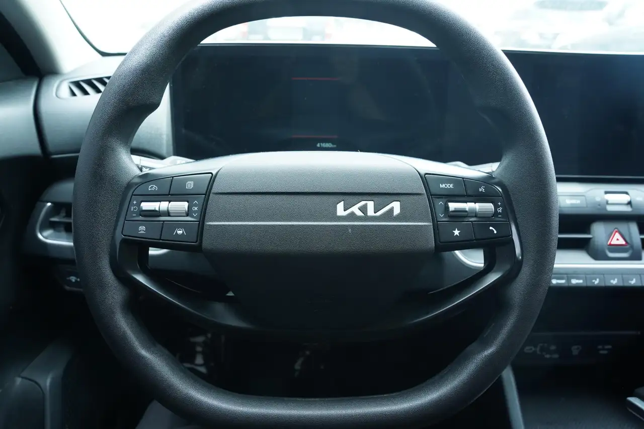 Kia K4 снимка Kia K4