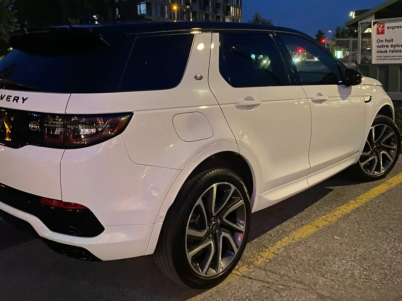 Land Rover Discovery Sport снимка Land Rover Discovery Sport