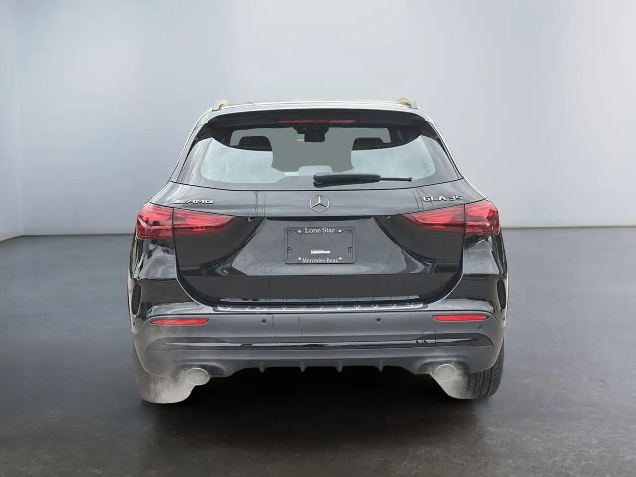 Mercedes-Benz GLA снимка Mercedes-Benz GLA