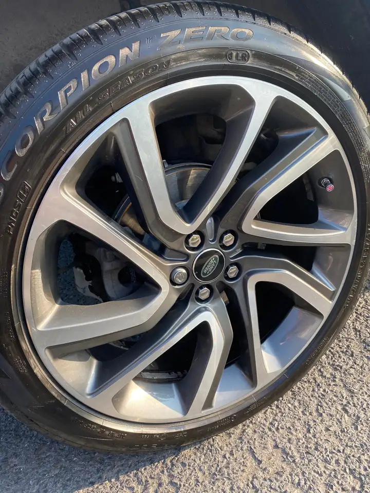 Land Rover Discovery Sport снимка Land Rover Discovery Sport