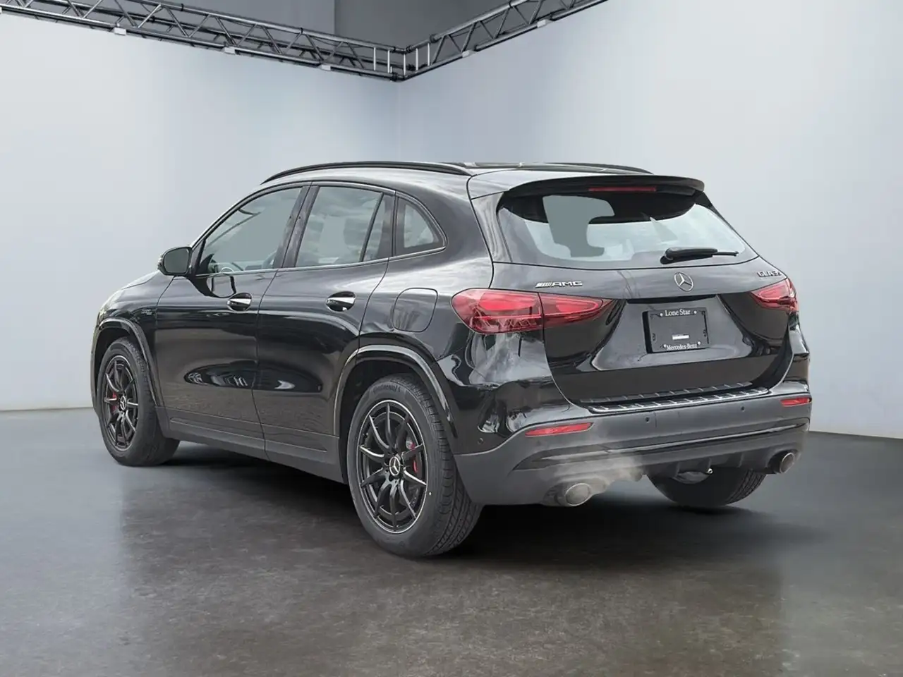 Mercedes-Benz GLA снимка Mercedes-Benz GLA