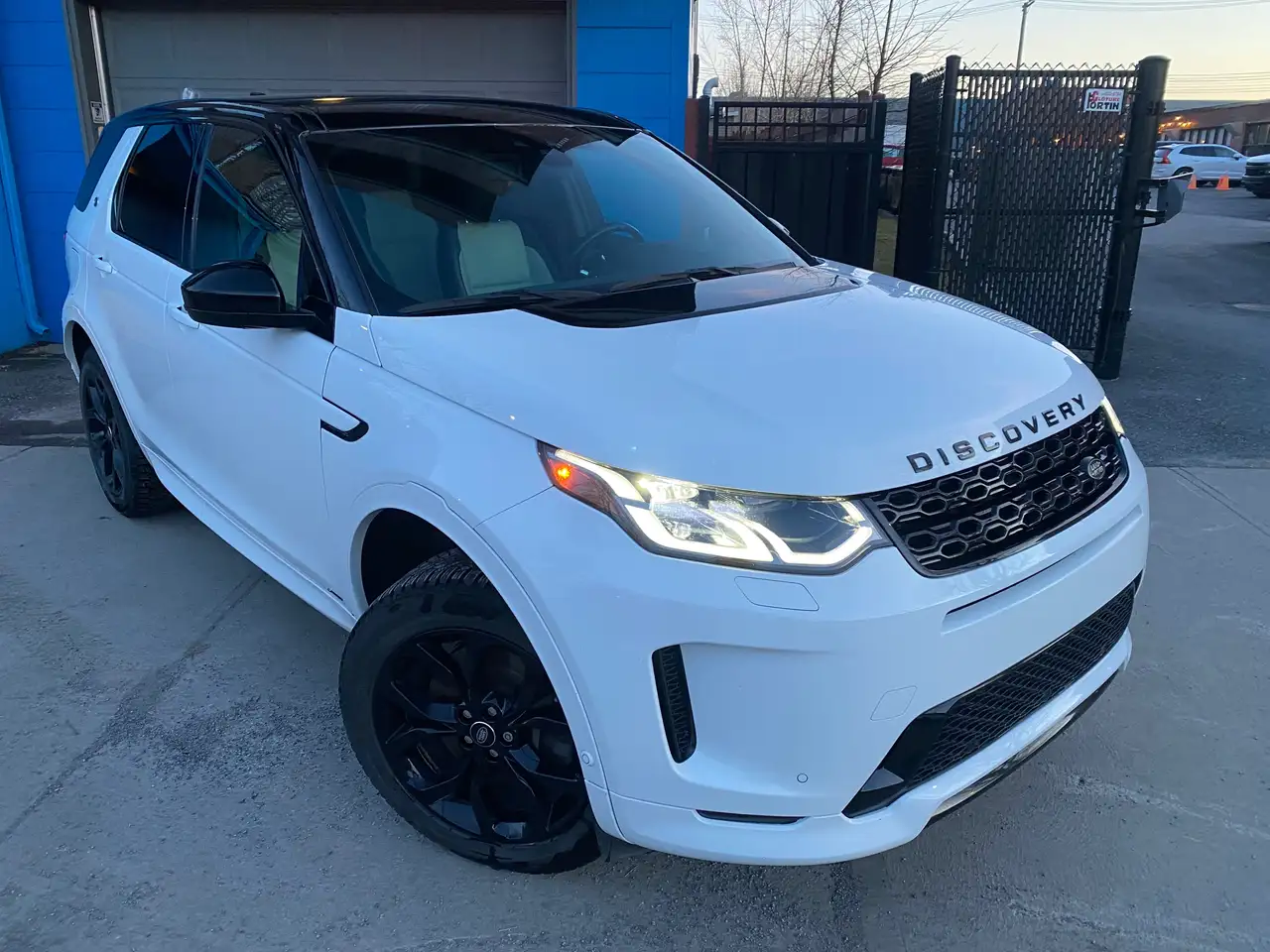 Land Rover Discovery Sport снимка Land Rover Discovery Sport