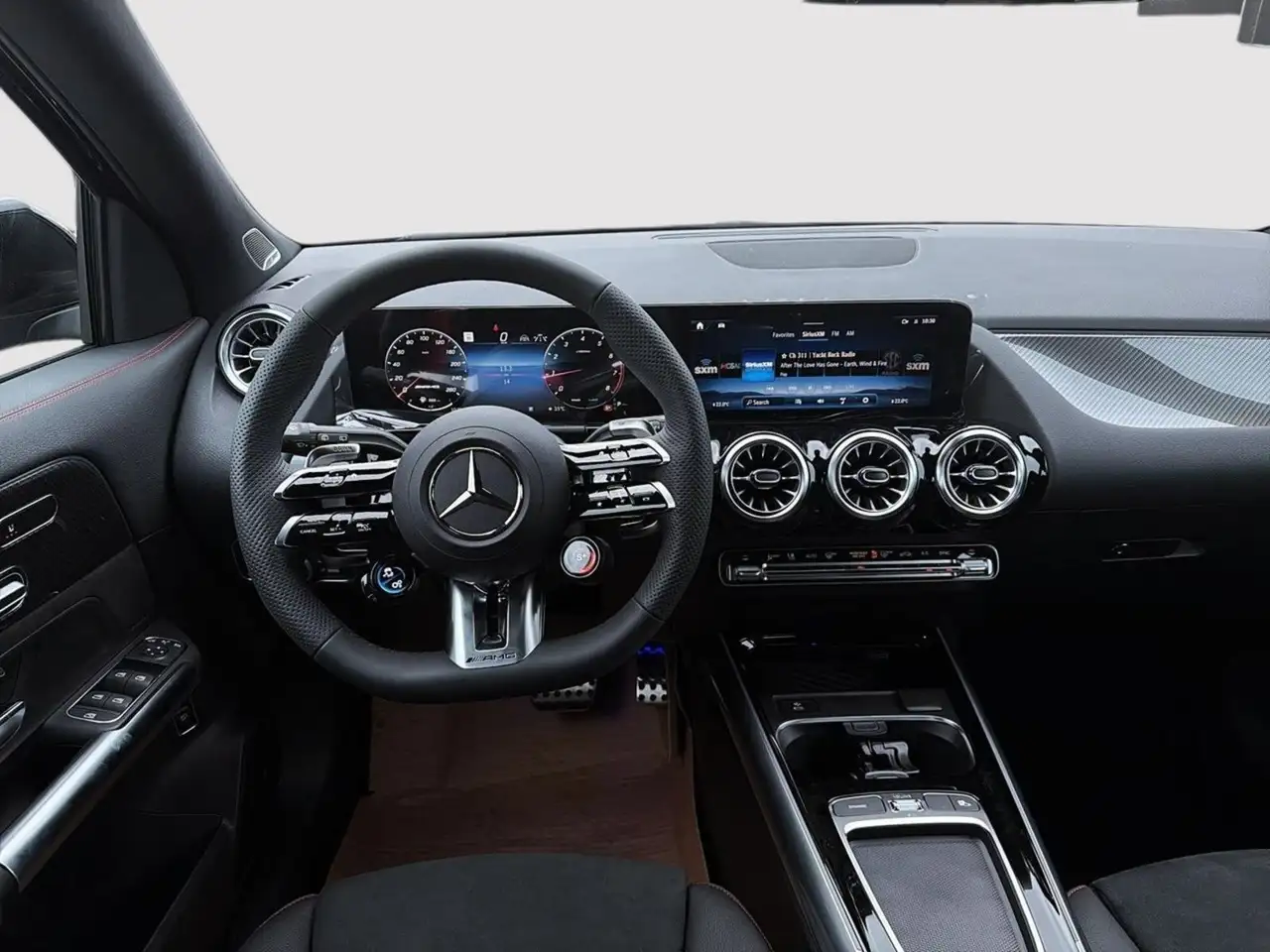 Mercedes-Benz GLA снимка Mercedes-Benz GLA