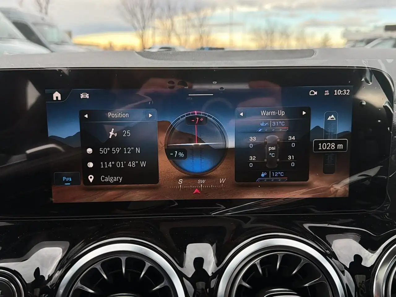 Mercedes-Benz GLA снимка Mercedes-Benz GLA