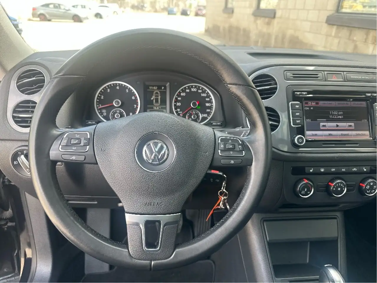 Volkswagen Tiguan снимка Volkswagen Tiguan