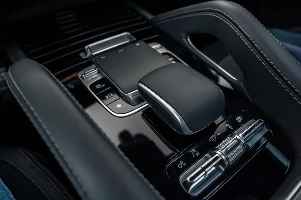Mercedes-Benz GLE снимка Mercedes-Benz GLE