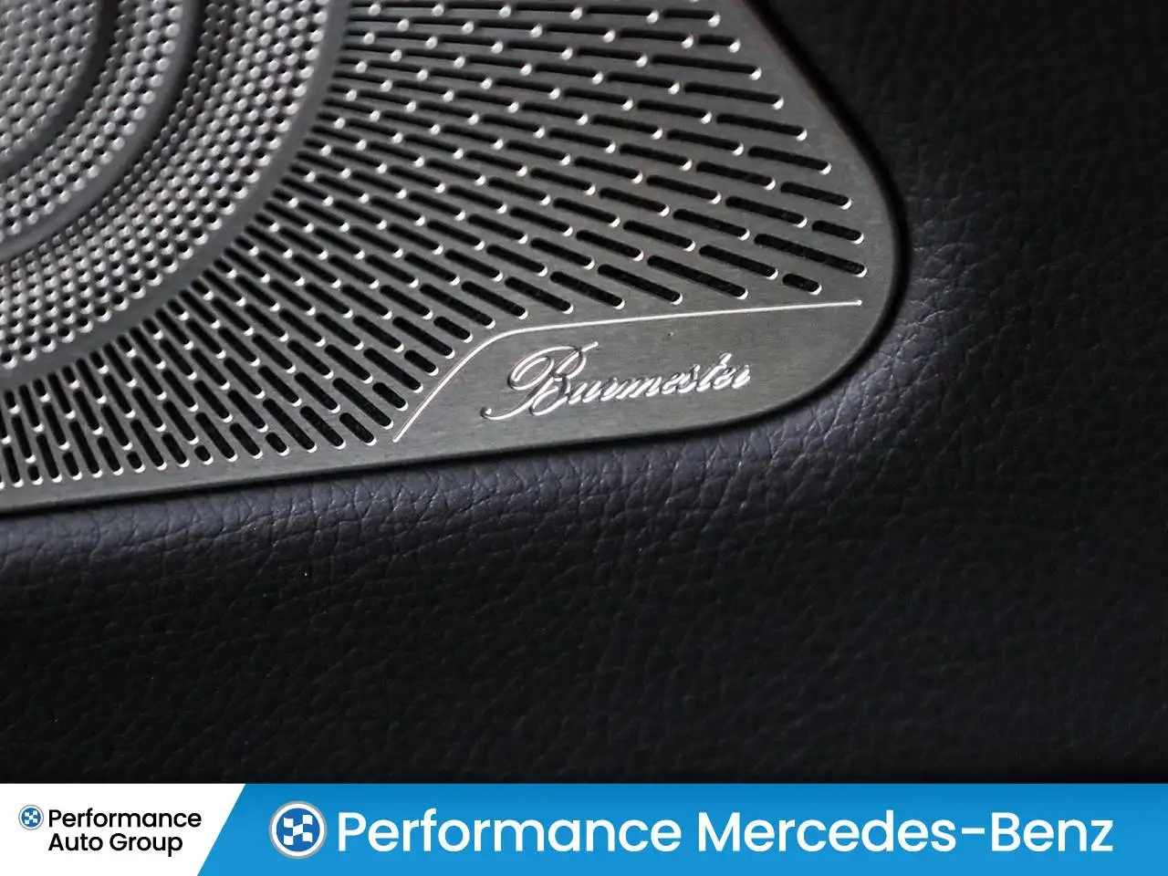 Mercedes-Benz S-Class снимка Mercedes-Benz S-Class