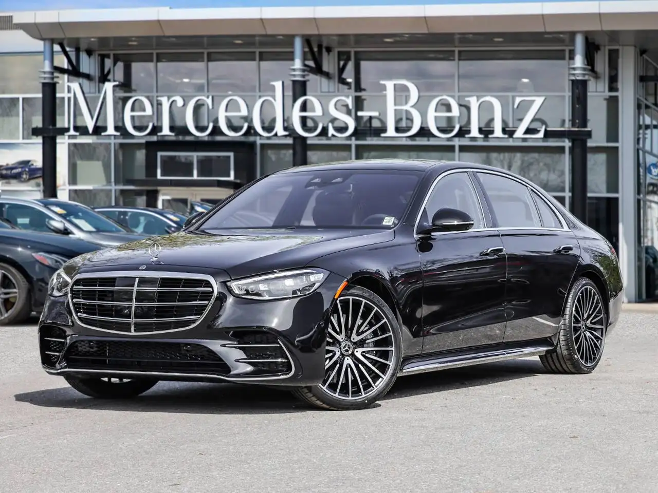 Mercedes-Benz S-Class снимка Mercedes-Benz S-Class
