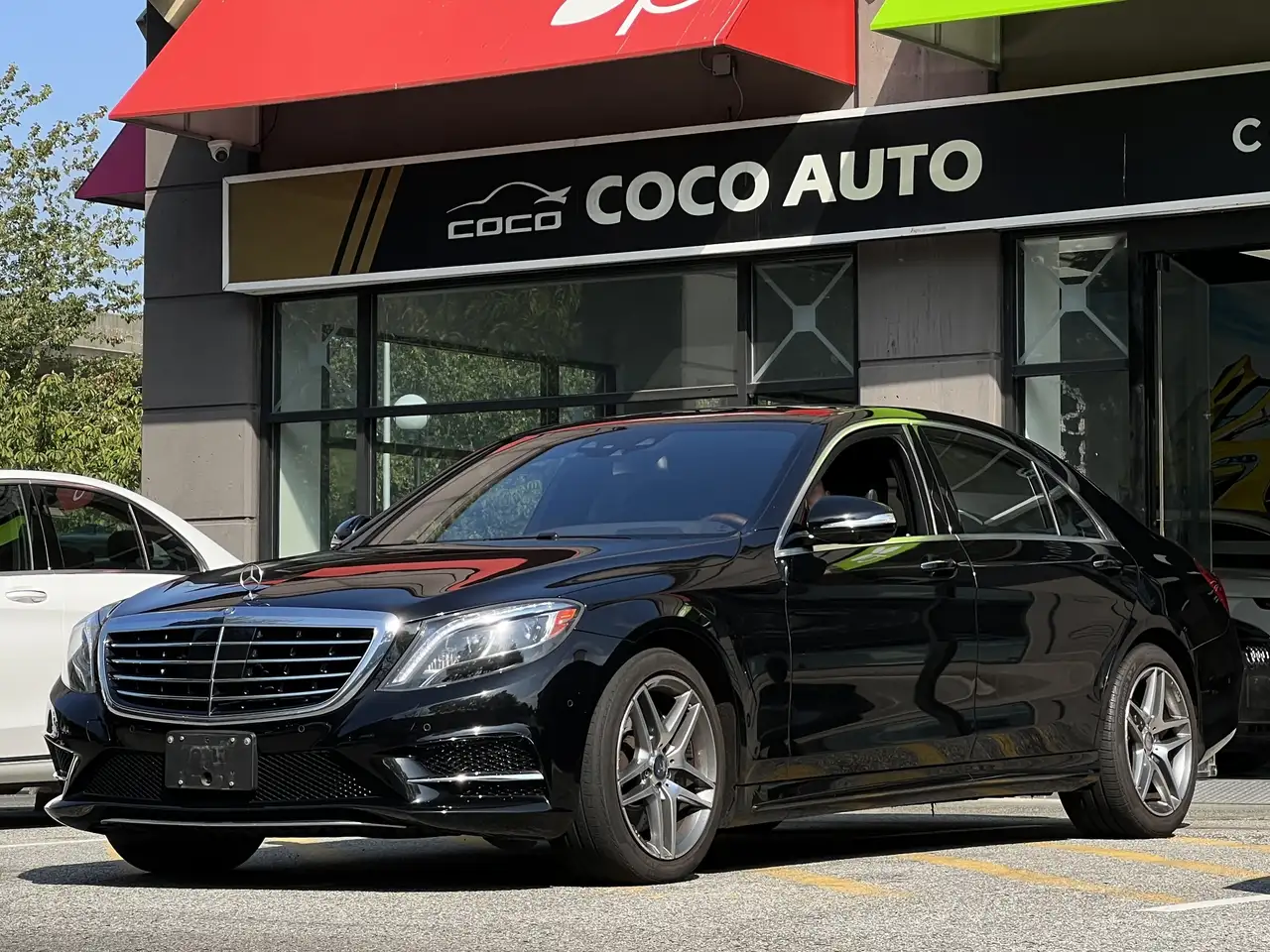 Mercedes-Benz S-Class снимка Mercedes-Benz S-Class
