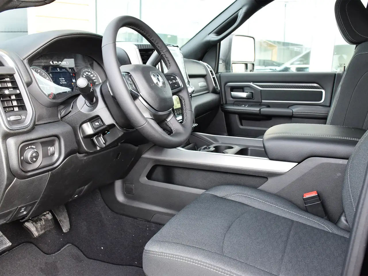 RAM 3500 снимка RAM 3500