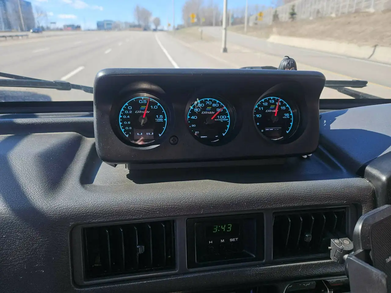 Mitsubishi Delica снимка Mitsubishi Delica