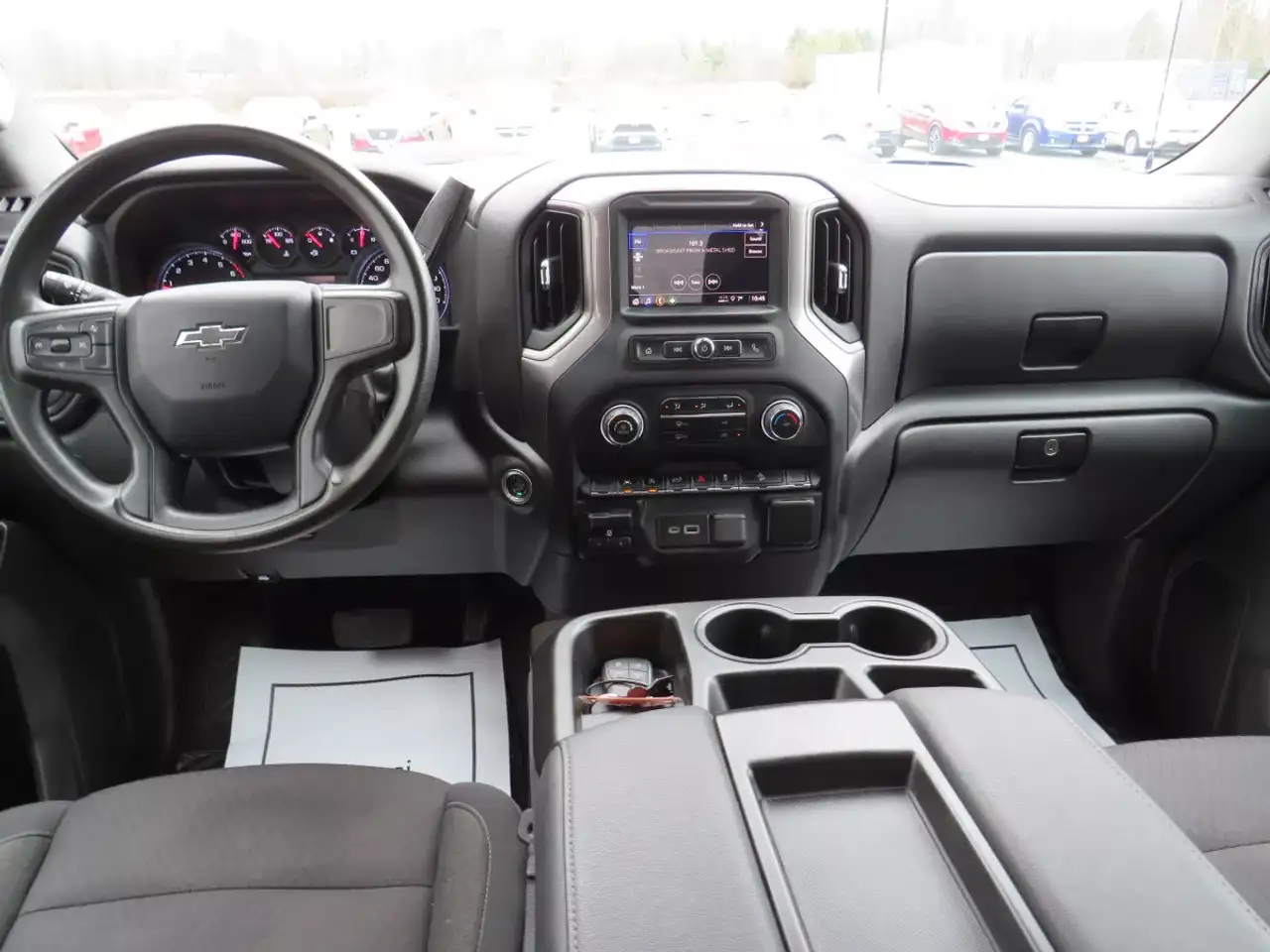 Chevrolet Silverado 1500 снимка Chevrolet Silverado 1500
