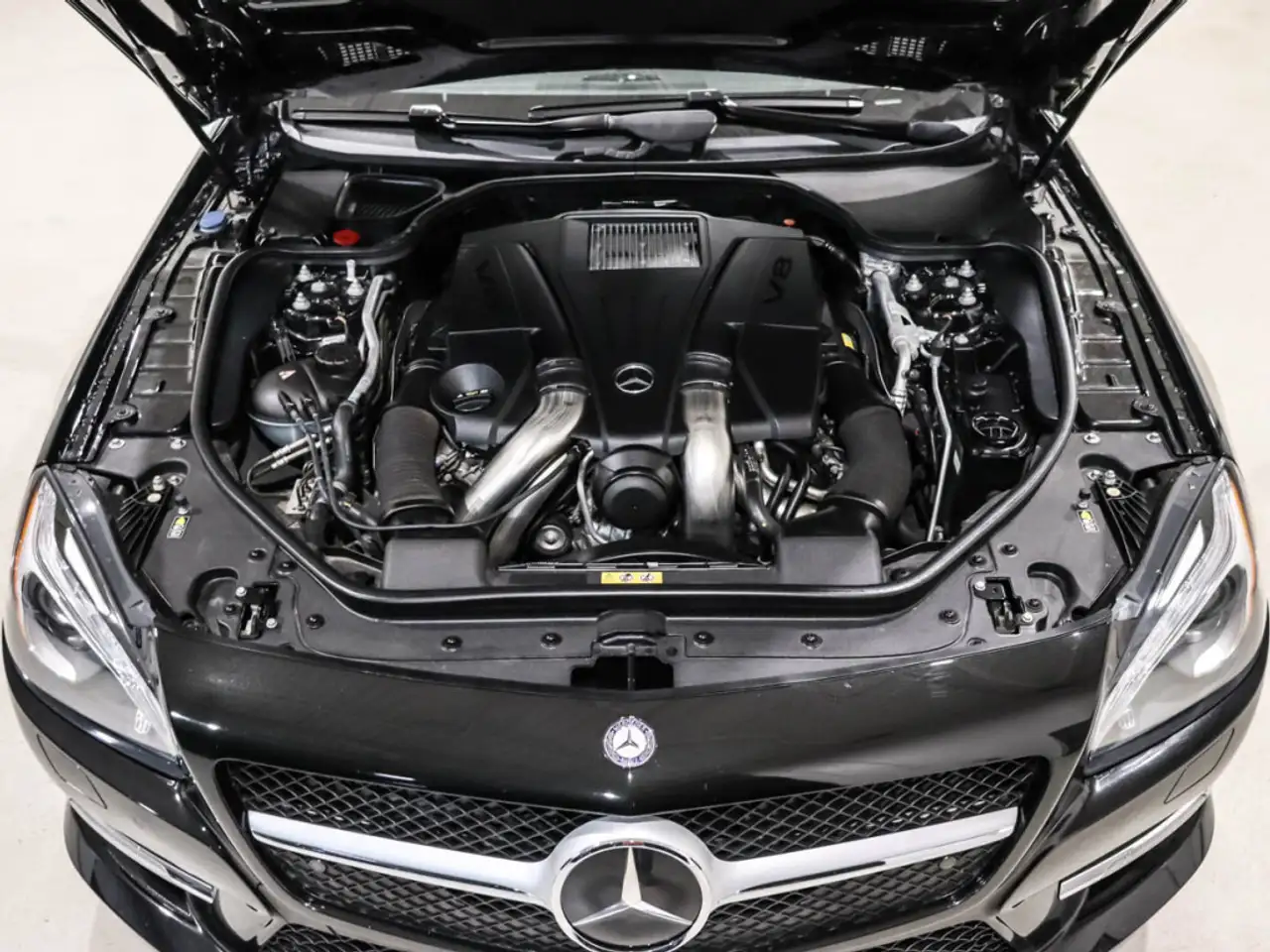 Mercedes-Benz SL снимка Mercedes-Benz SL