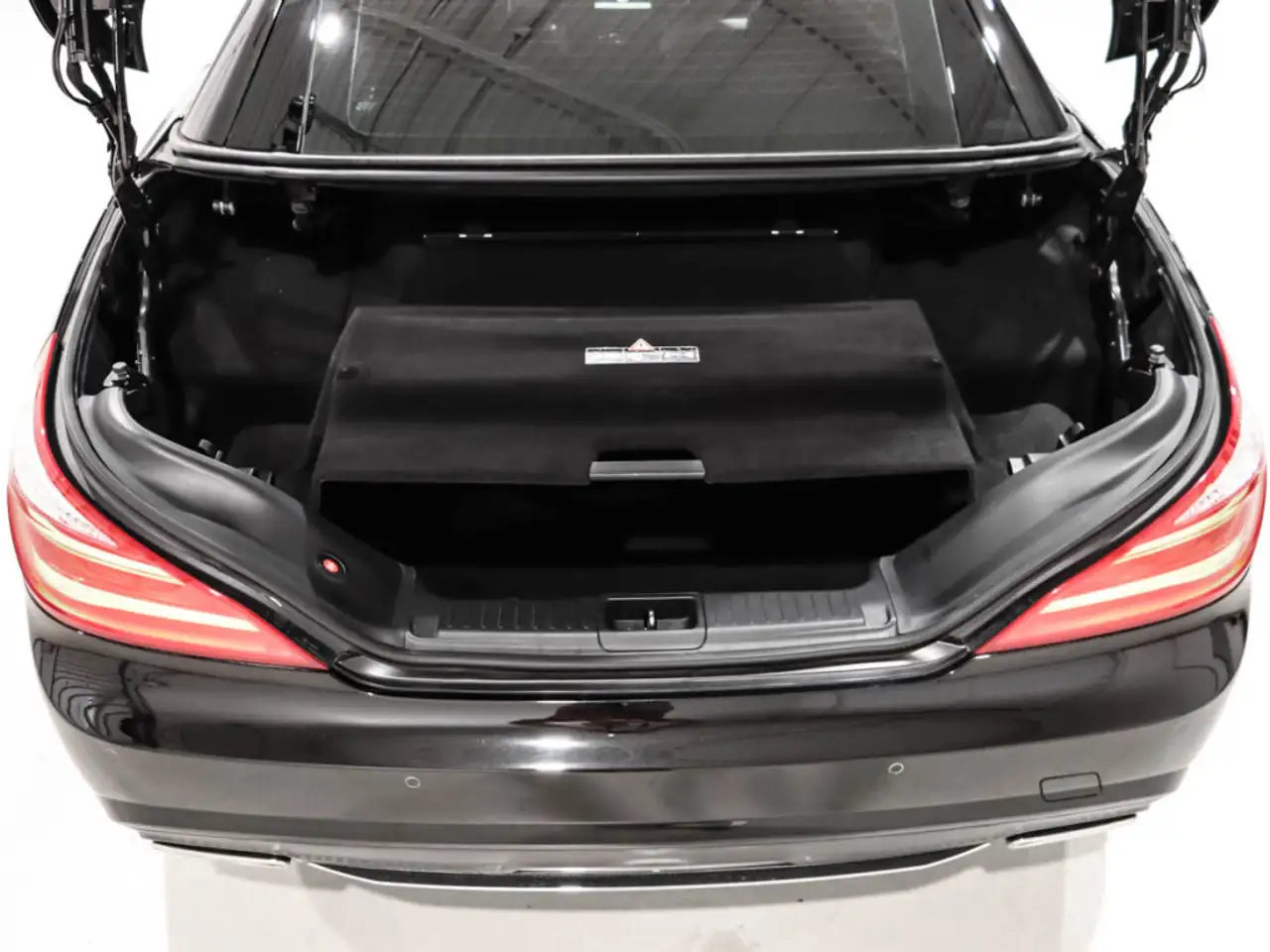Mercedes-Benz SL снимка Mercedes-Benz SL