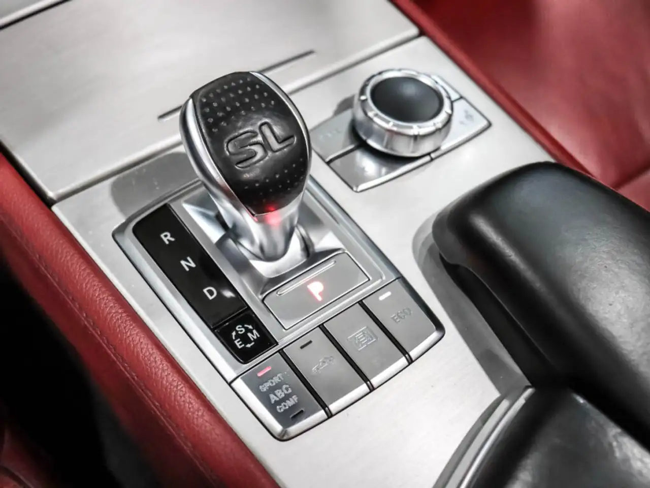 Mercedes-Benz SL снимка Mercedes-Benz SL