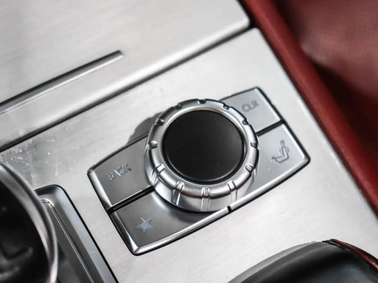 Mercedes-Benz SL снимка Mercedes-Benz SL