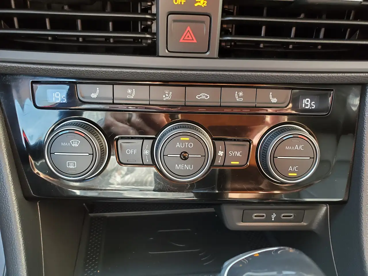 Volkswagen Jetta снимка Volkswagen Jetta