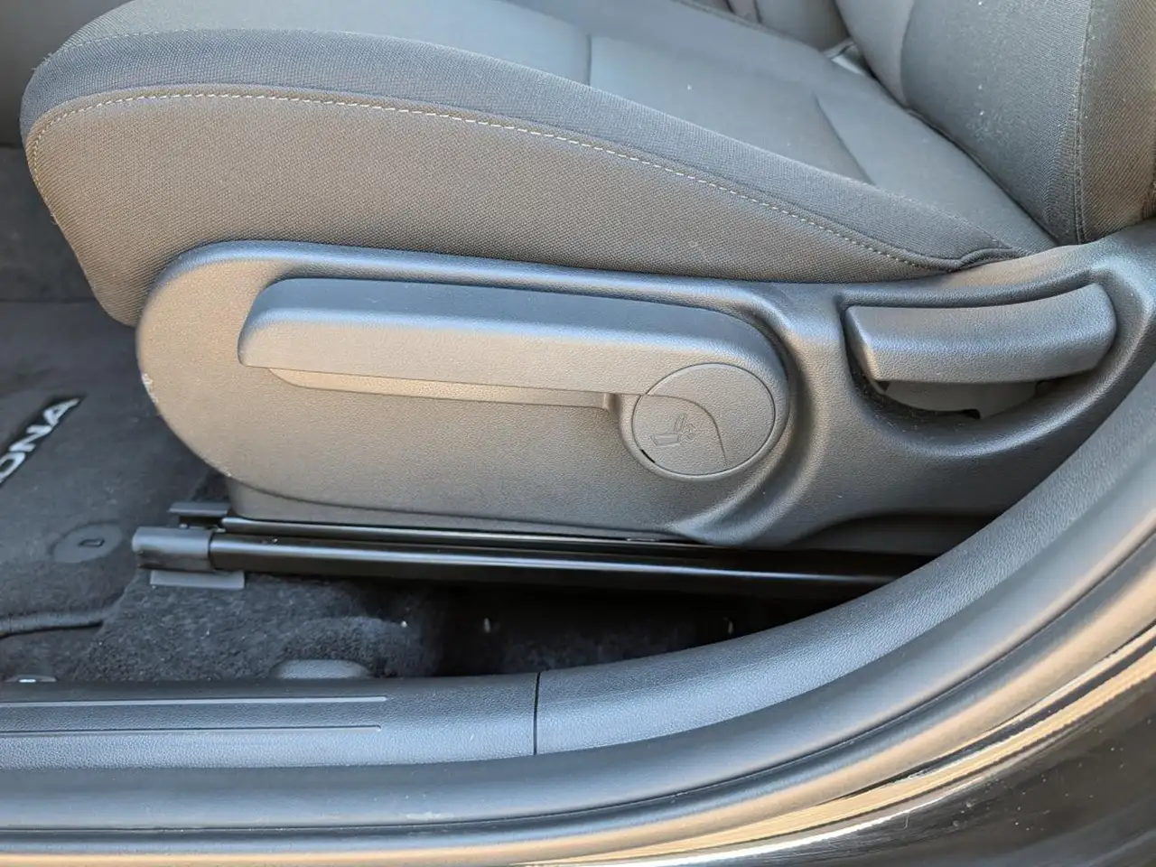 Hyundai KONA снимка Hyundai KONA