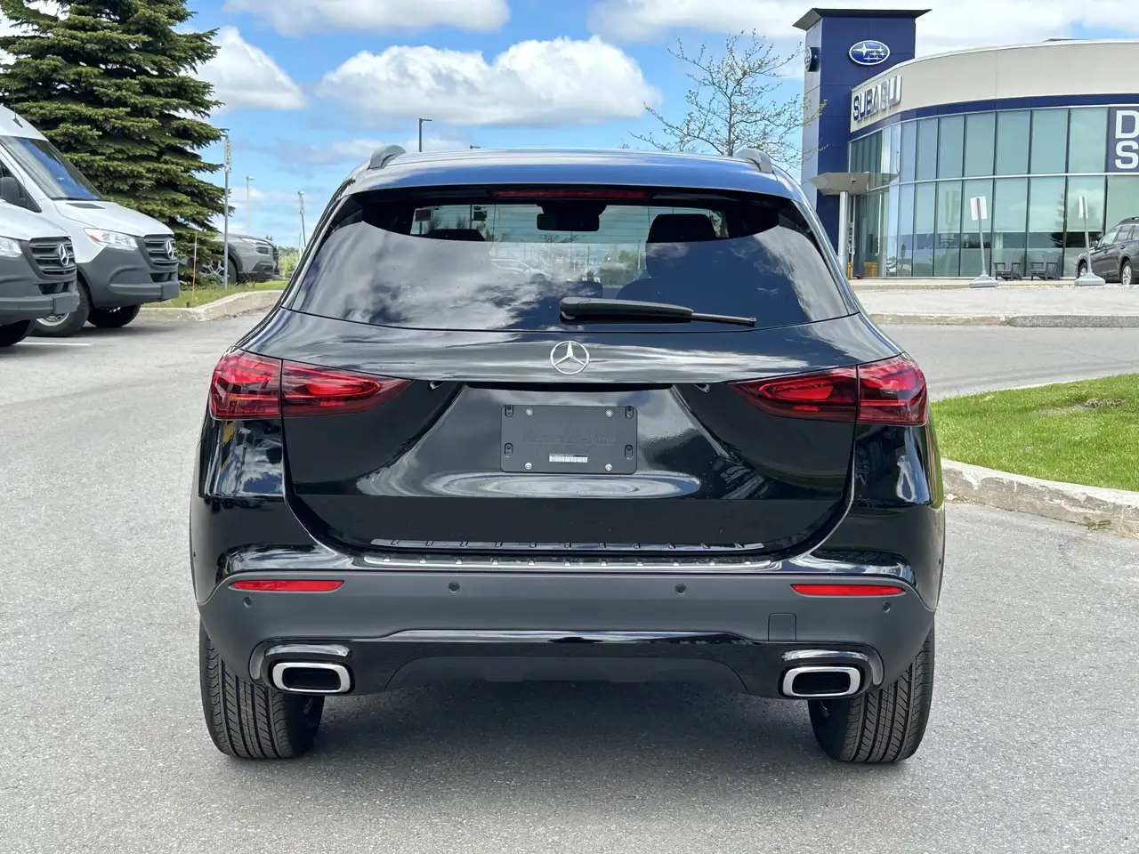 Mercedes-Benz GLA снимка Mercedes-Benz GLA