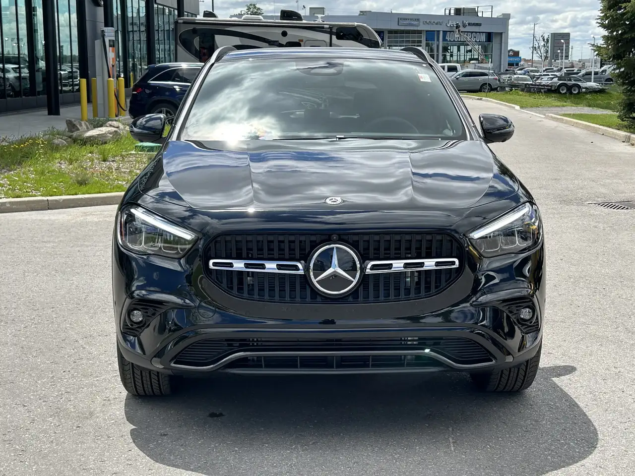 Mercedes-Benz GLA снимка Mercedes-Benz GLA