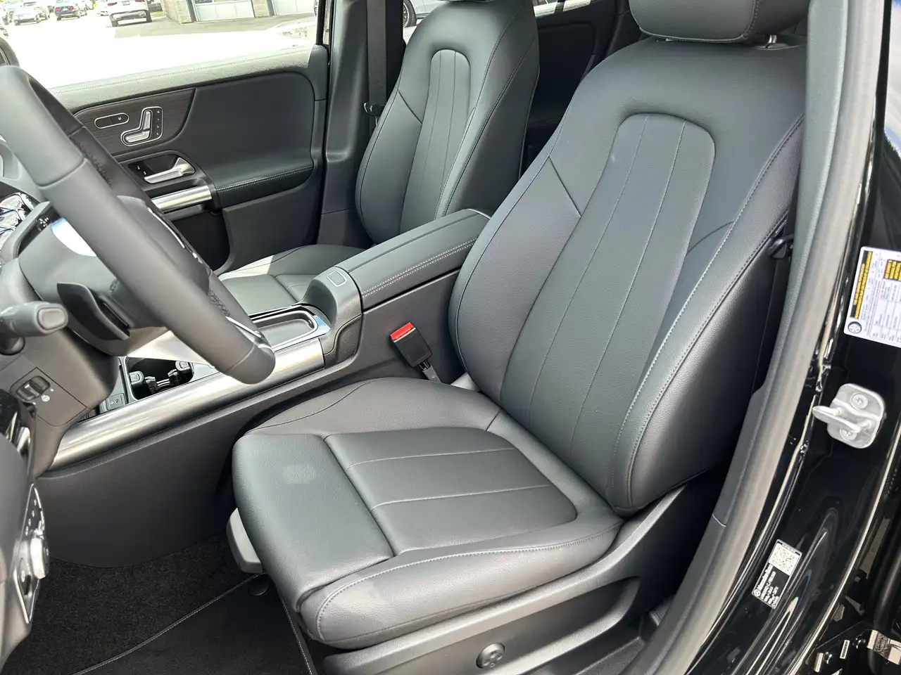 Mercedes-Benz GLA снимка Mercedes-Benz GLA