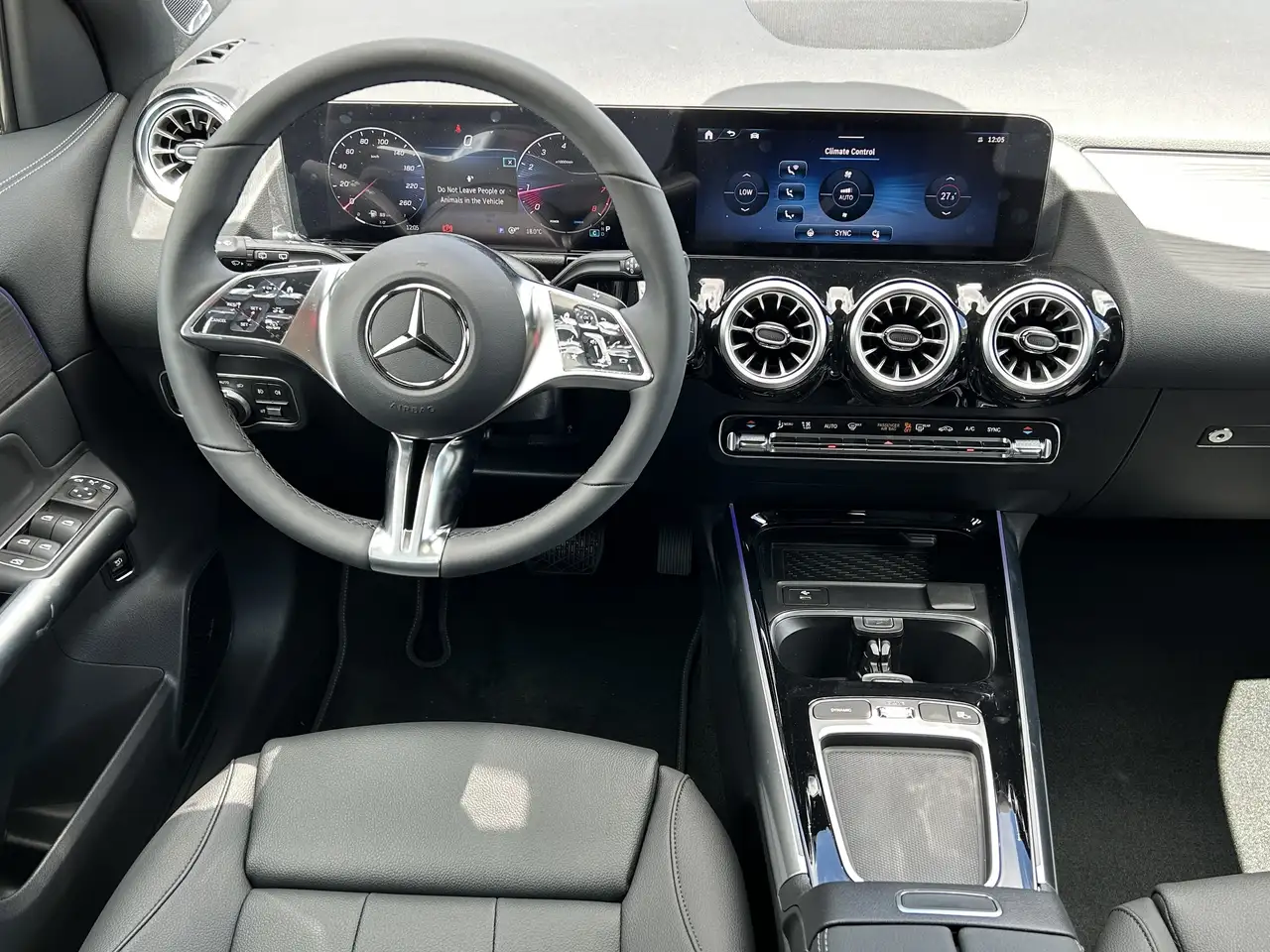 Mercedes-Benz GLA снимка Mercedes-Benz GLA