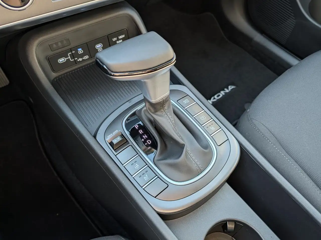 Hyundai KONA снимка Hyundai KONA
