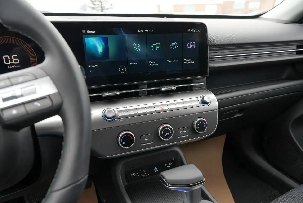 Hyundai KONA photo Hyundai KONA