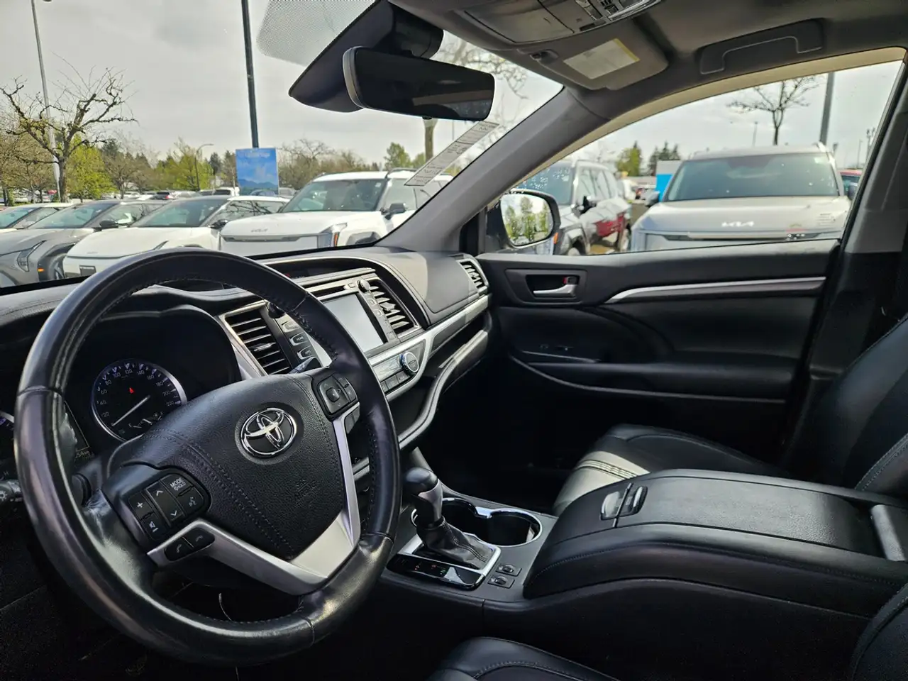 Toyota Highlander photo Toyota Highlander
