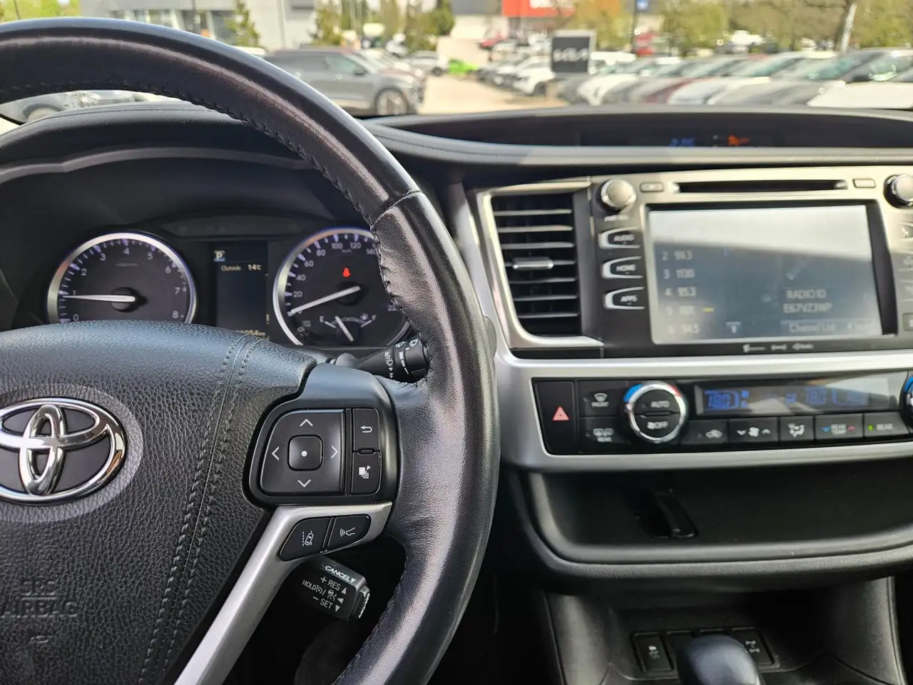 Toyota Highlander photo Toyota Highlander