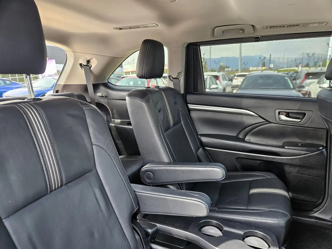 Toyota Highlander photo Toyota Highlander