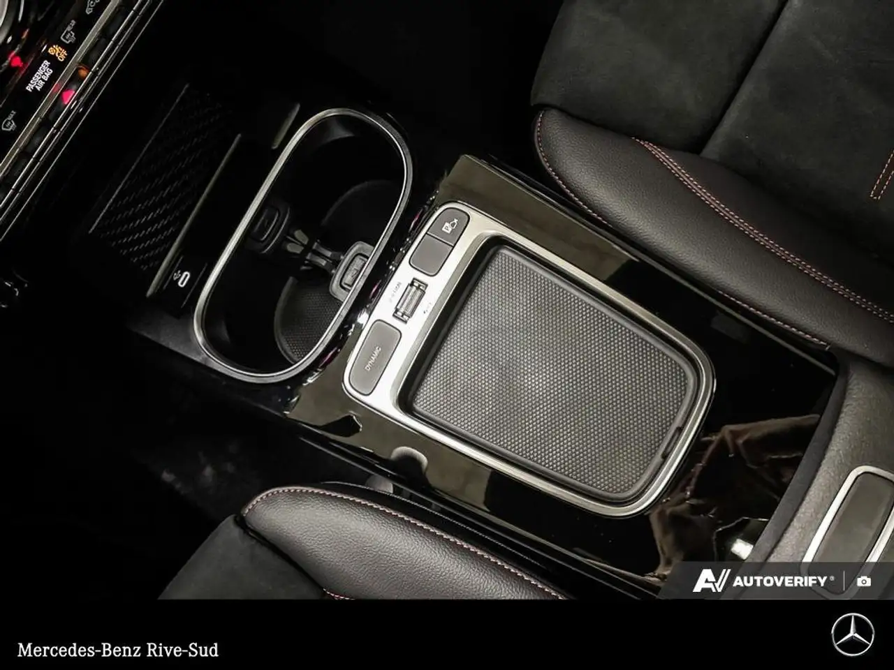 Mercedes-Benz CLA снимка Mercedes-Benz CLA