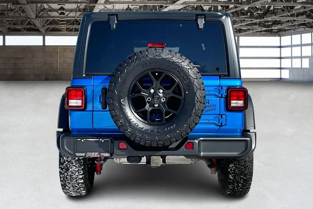 Jeep Wrangler снимка Jeep Wrangler