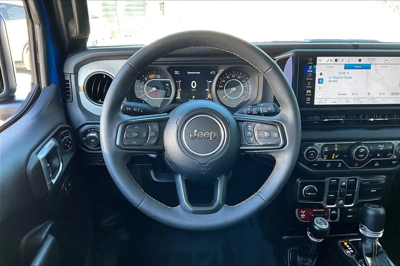Jeep Wrangler снимка Jeep Wrangler