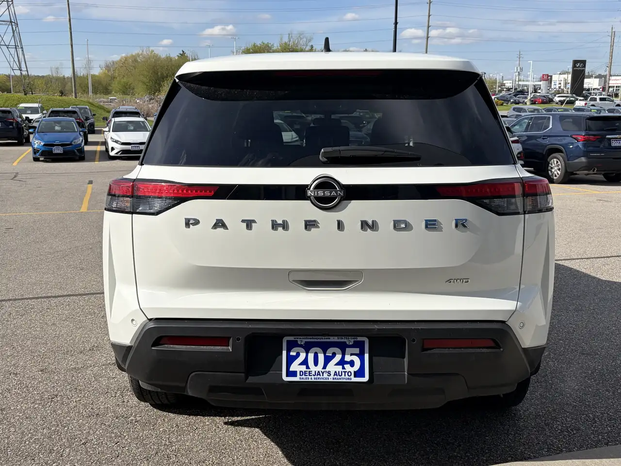 Nissan Pathfinder снимка Nissan Pathfinder