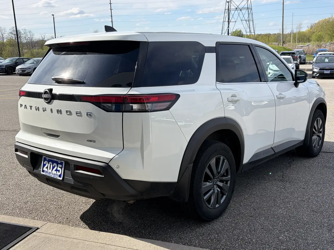 Nissan Pathfinder снимка Nissan Pathfinder