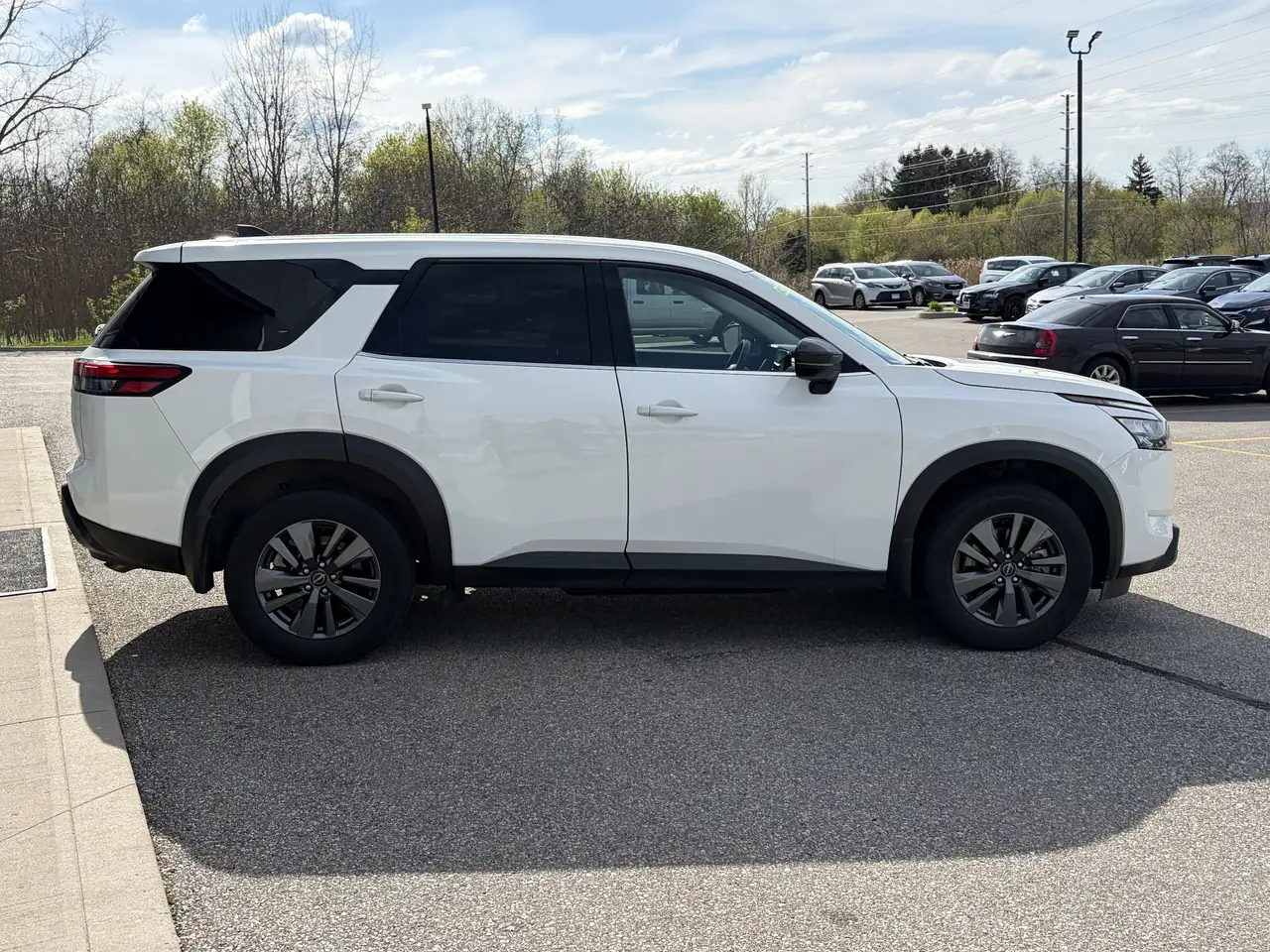 Nissan Pathfinder снимка Nissan Pathfinder