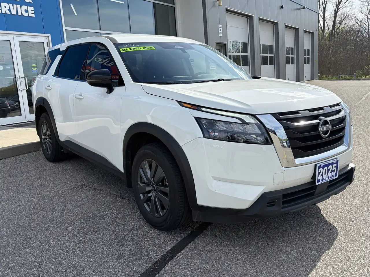 Nissan Pathfinder снимка Nissan Pathfinder