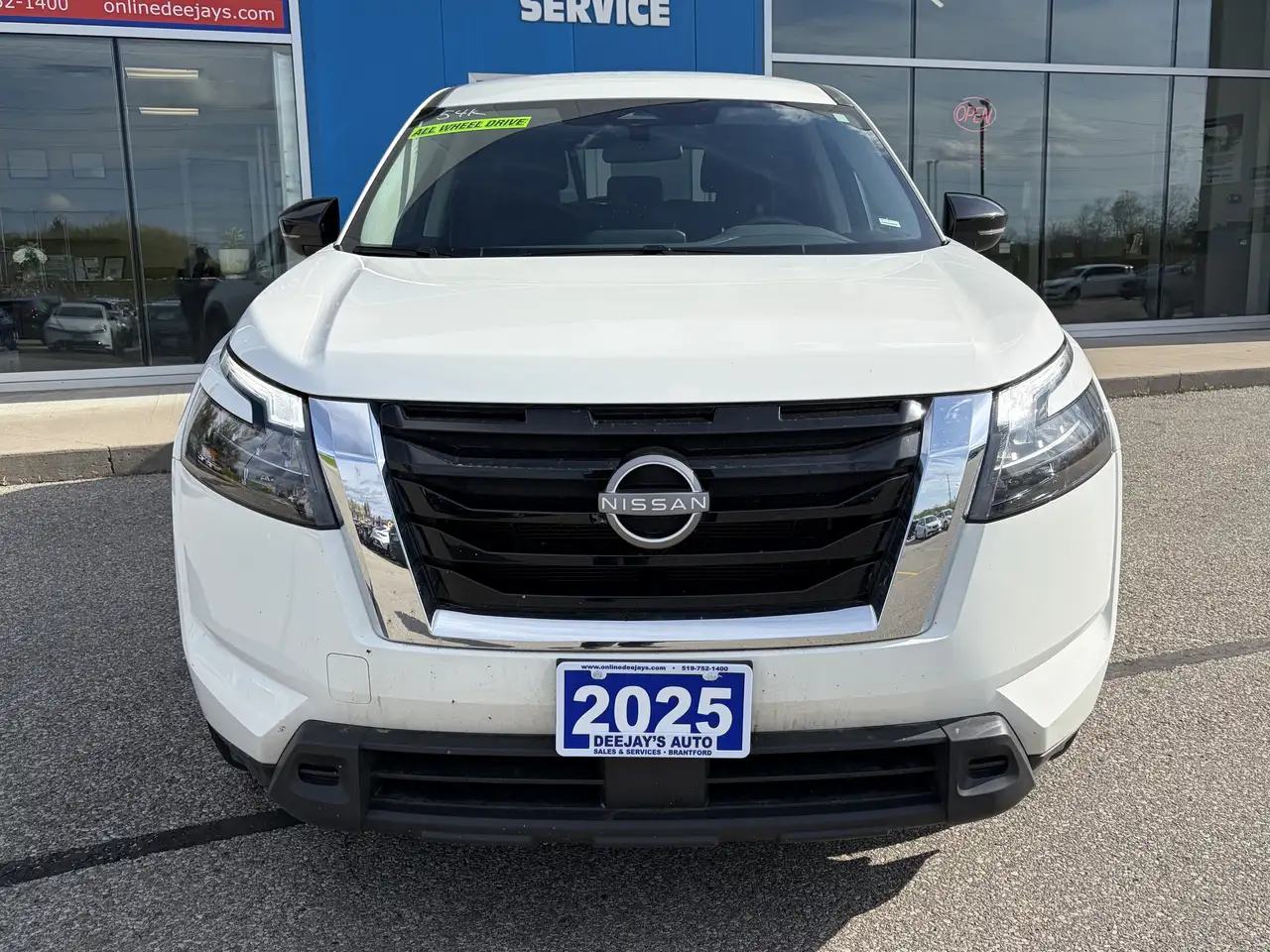Nissan Pathfinder снимка Nissan Pathfinder