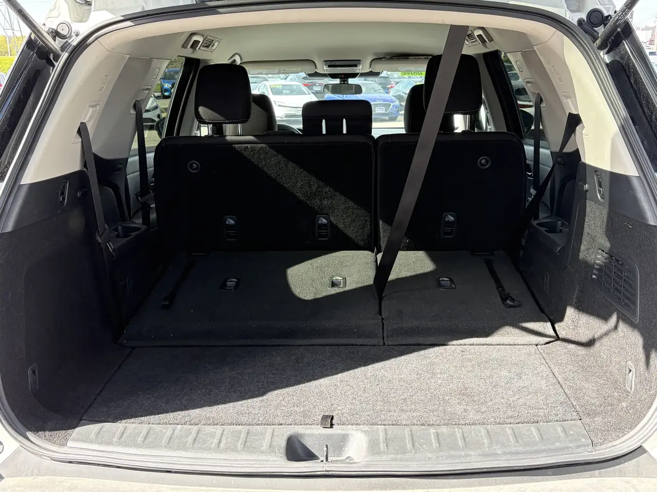 Nissan Pathfinder снимка Nissan Pathfinder