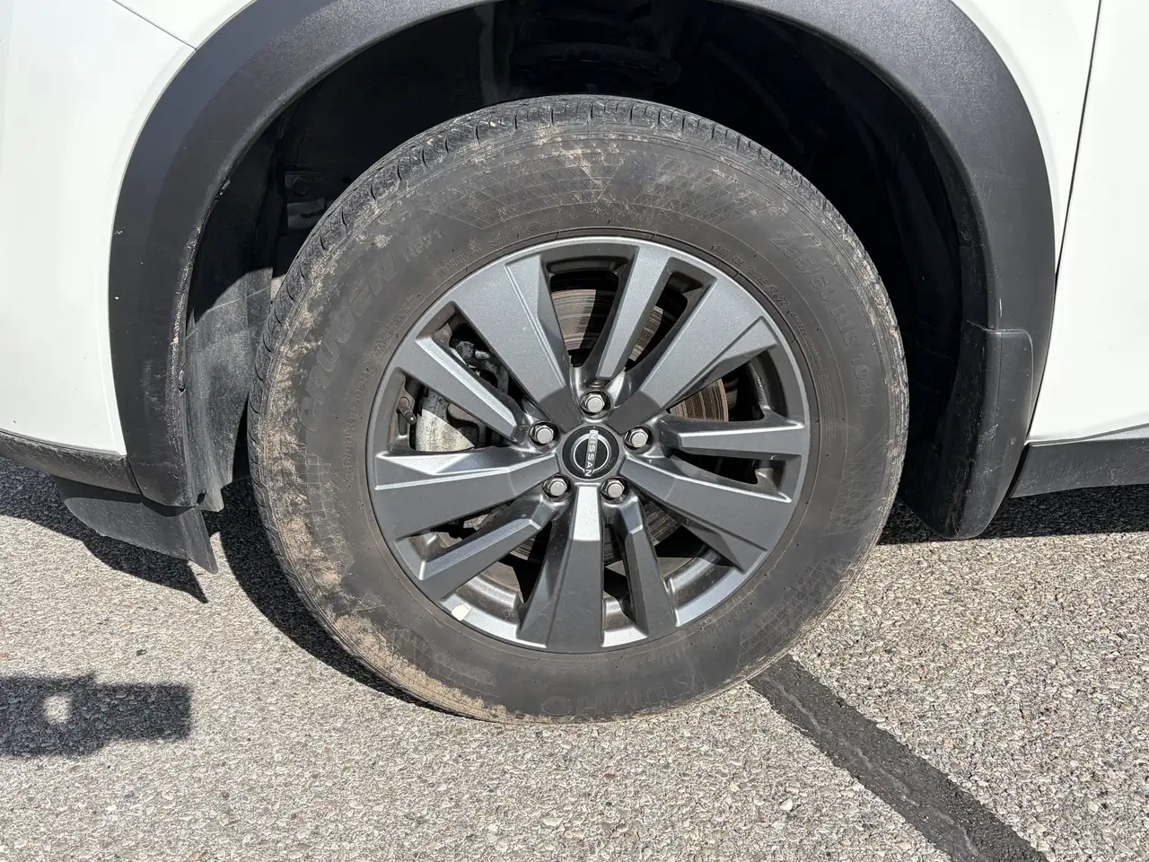 Nissan Pathfinder снимка Nissan Pathfinder