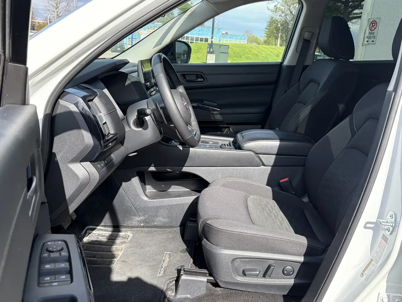 Nissan Pathfinder снимка Nissan Pathfinder