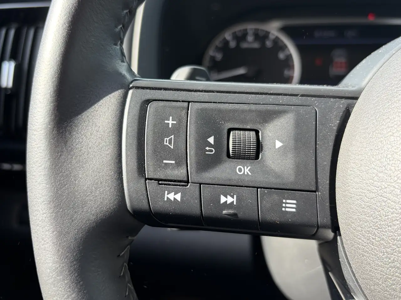 Nissan Pathfinder снимка Nissan Pathfinder