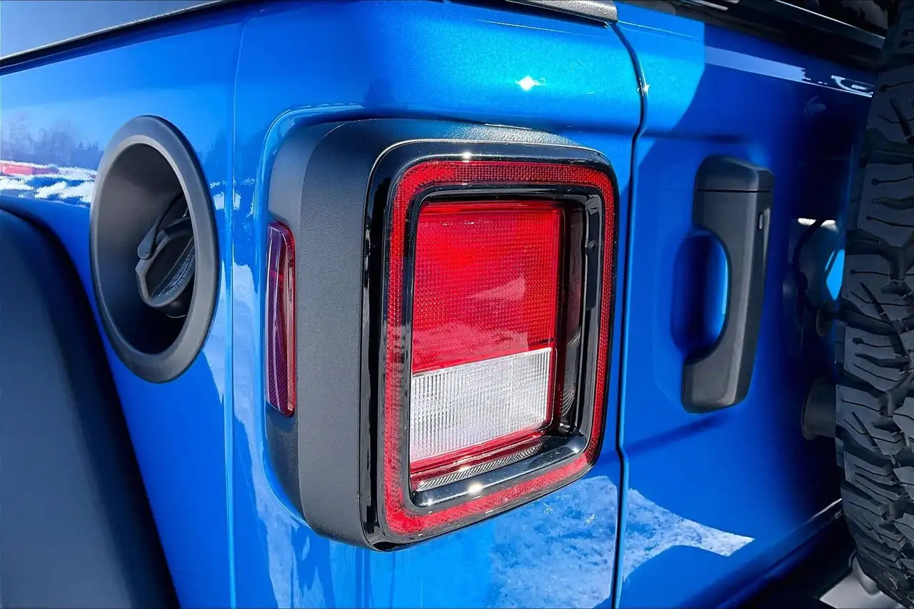 Jeep Wrangler снимка Jeep Wrangler